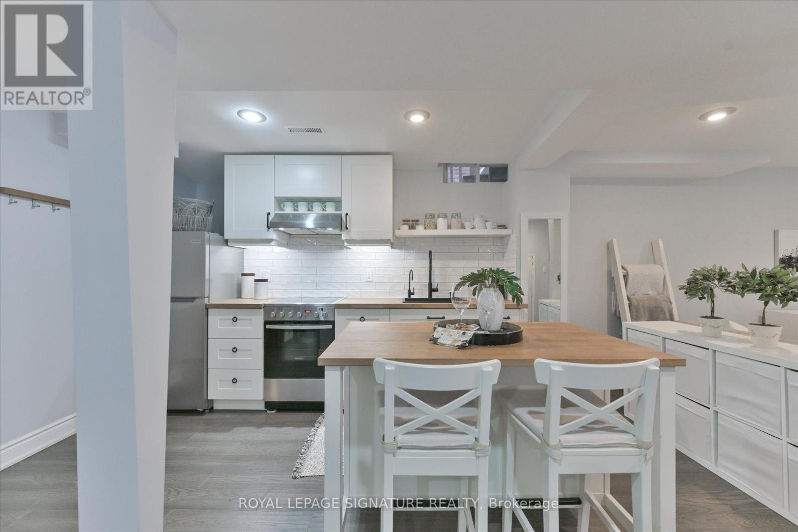 50 Eleanor Circle, Richmond Hill, Ontario  L4C 6K7 - Photo 27 - N12850906