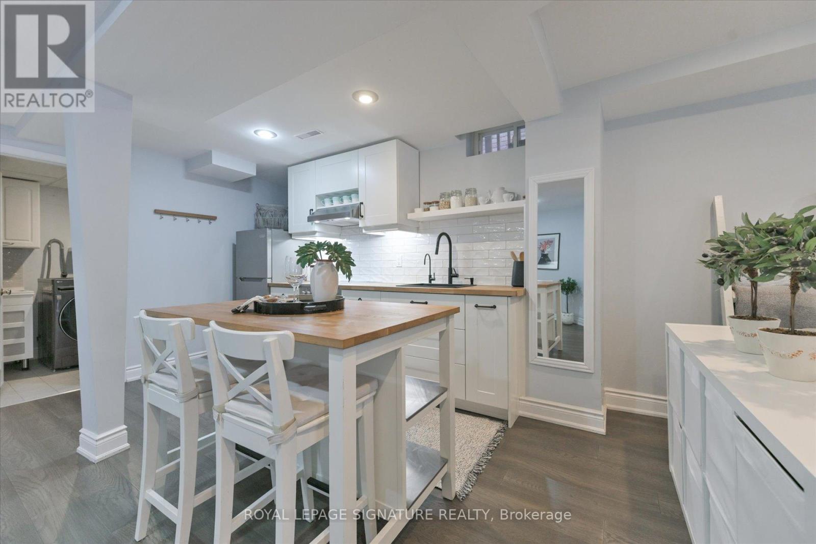 50 Eleanor Circle, Richmond Hill, Ontario  L4C 6K7 - Photo 32 - N12850906