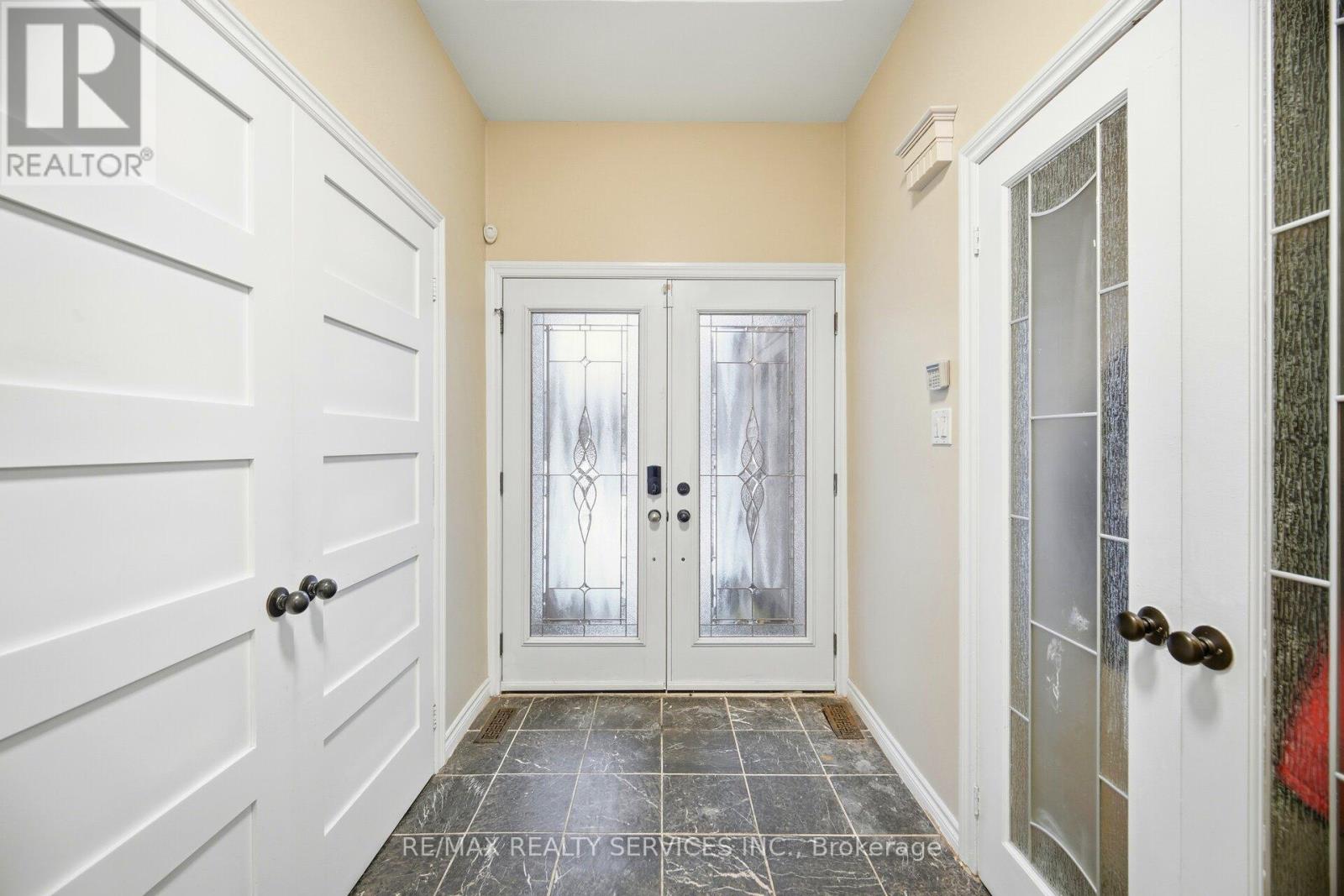 514 Grove Street E, Barrie, Ontario  L4M 5Z2 - Photo 3 - S12850874