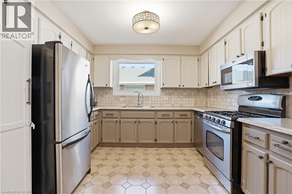 72 Oakridge Drive, Stoney Creek, Ontario  L8G 2T6 - Photo 15 - 40809808