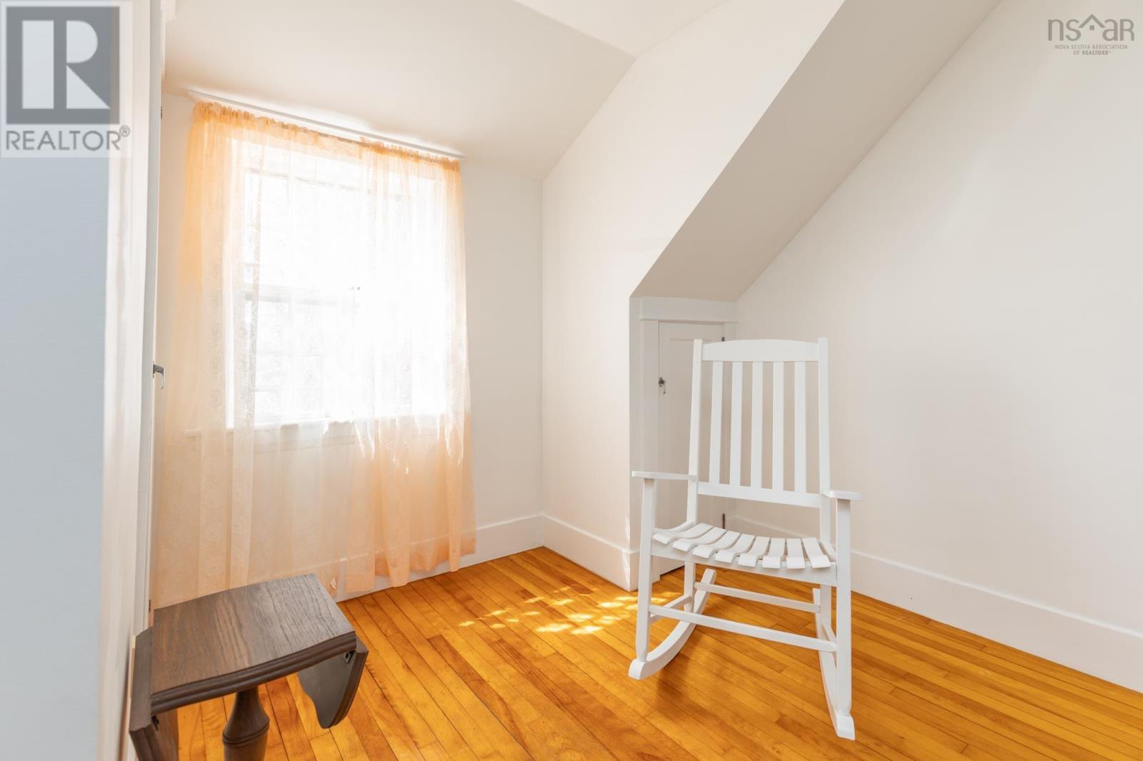 91 Cliff Street, Yarmouth, Nova Scotia  B5A 3J7 - Photo 14 - 202527103