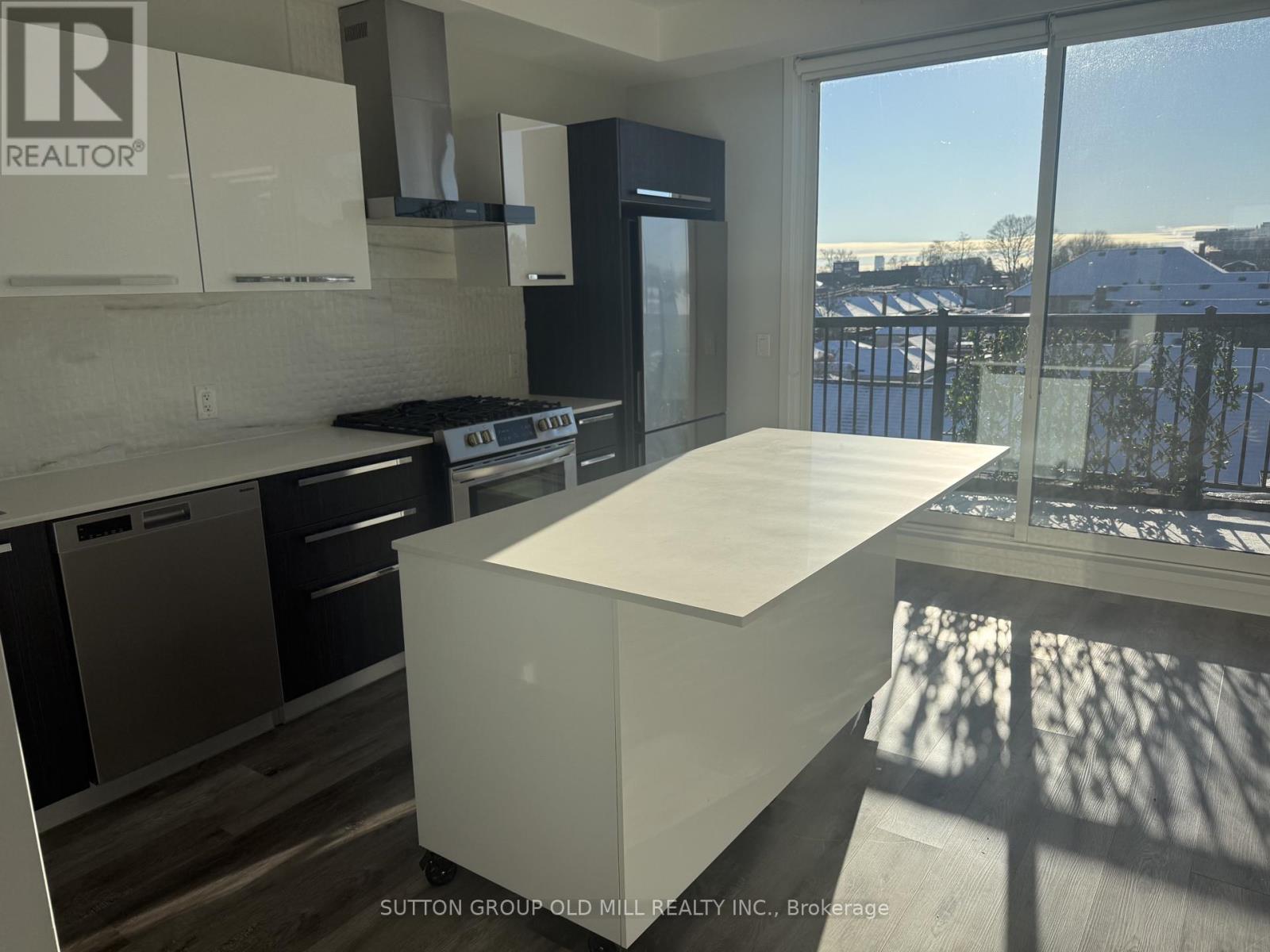 20 AVON DRIVE, Toronto, Ontario