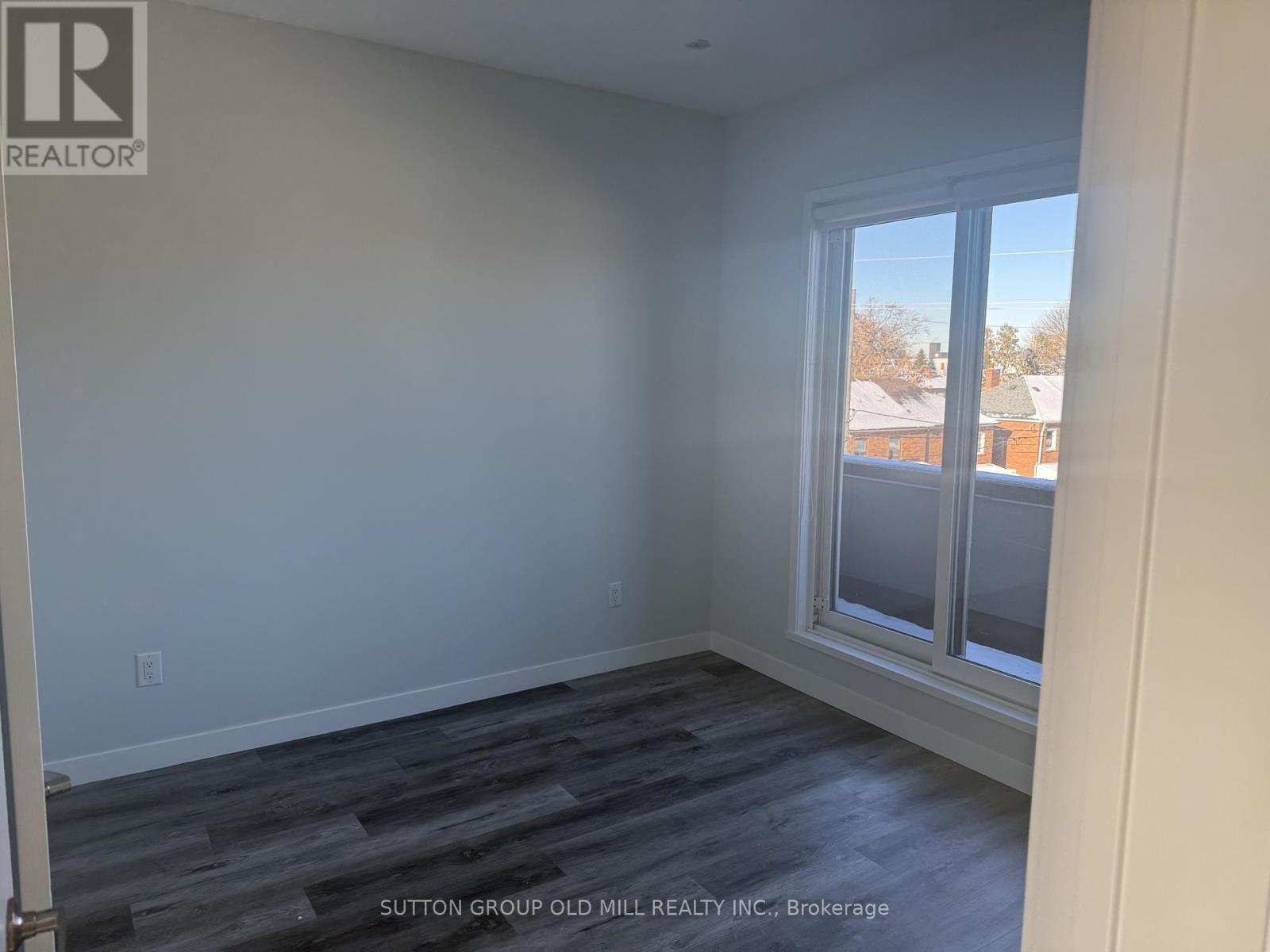 20 Avon Drive, Toronto (Keelesdale-Eglinton West), Ontario  M6M 1P8 - Photo 5 - W12850702