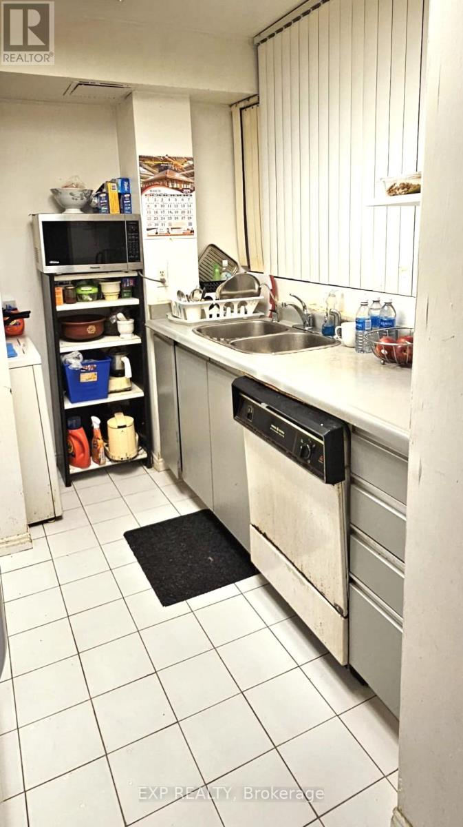 106 - 50 Kingsbridge Garden Circle, Mississauga, Ontario  L5R 1Y2 - Photo 9 - W12850712