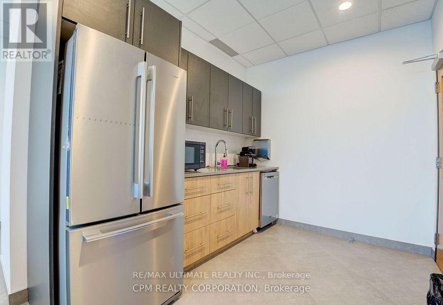 206 - 3485 Rebecca Street, Oakville, Ontario  L6L 0E3 - Photo 3 - W12850728