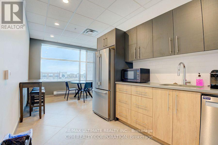 206 - 3485 Rebecca Street, Oakville, Ontario  L6L 0E3 - Photo 6 - W12850728