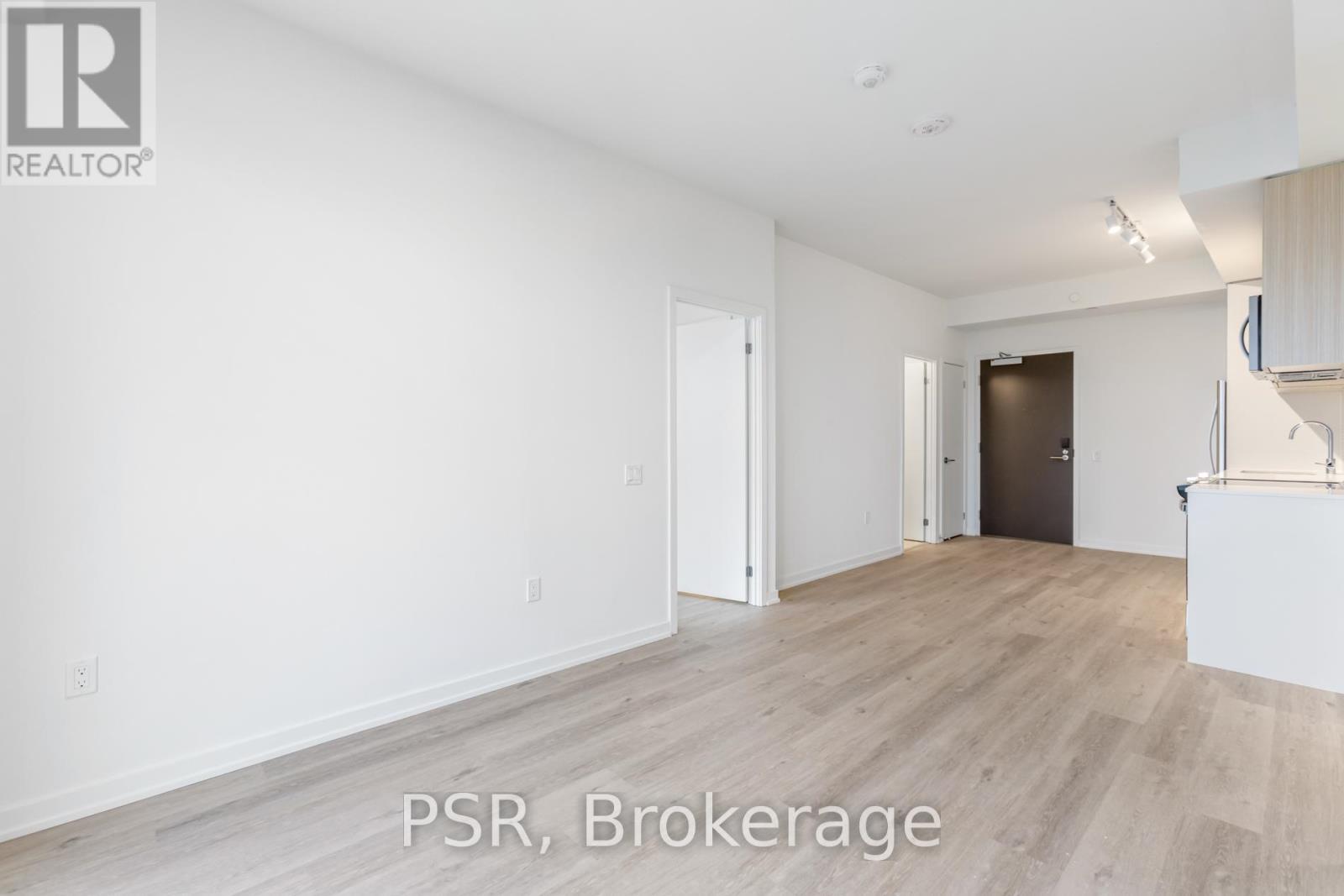 714 - 4365 Bloor Street W, Toronto, Ontario  M9C 1R3 - Photo 8 - W12850778