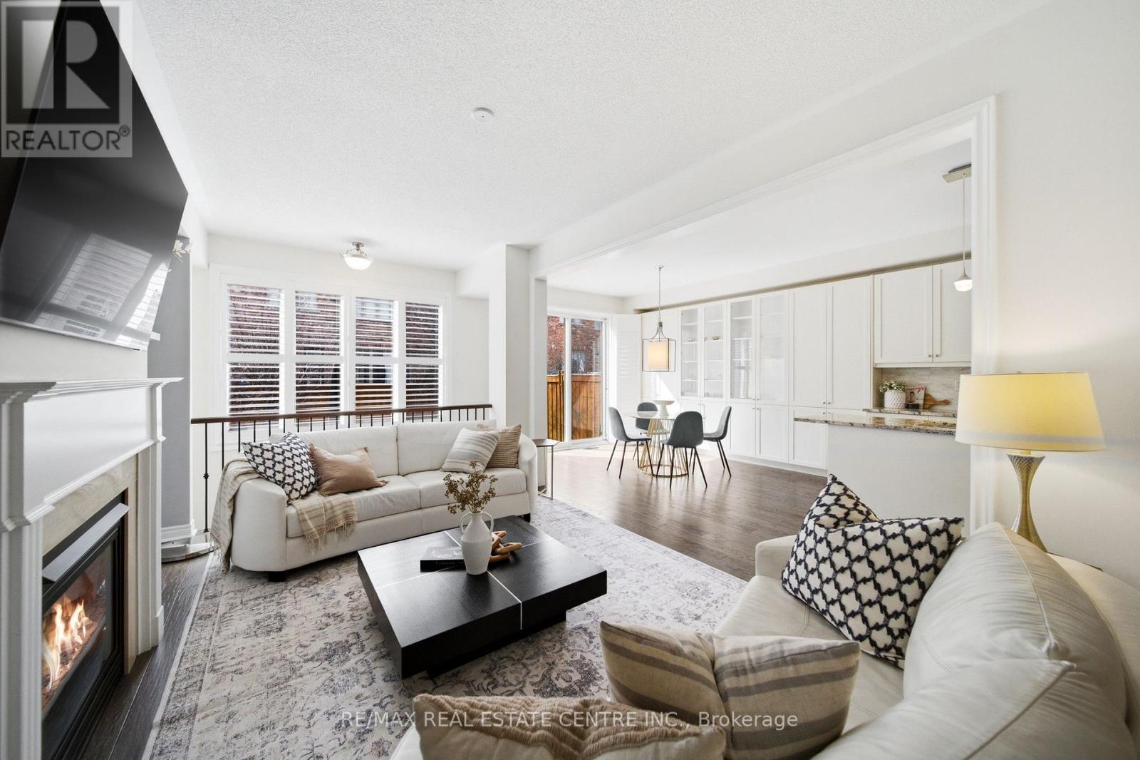 2466 Village Common, Oakville, Ontario  L6M 0S2 - Photo 10 - W12850788