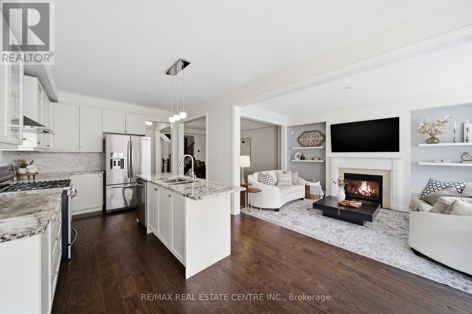 2466 Village Common, Oakville, Ontario  L6M 0S2 - Photo 18 - W12850788