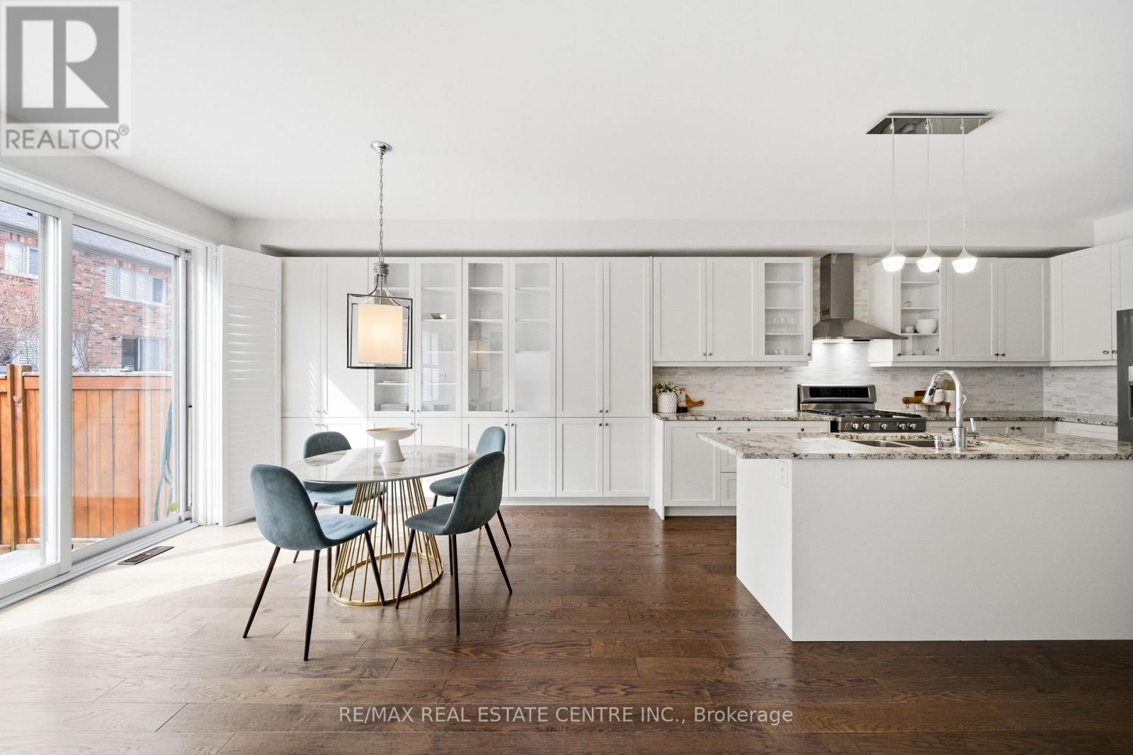 2466 Village Common, Oakville, Ontario  L6M 0S2 - Photo 22 - W12850788