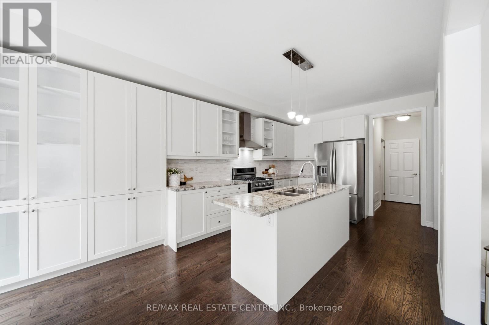 2466 Village Common, Oakville, Ontario  L6M 0S2 - Photo 23 - W12850788