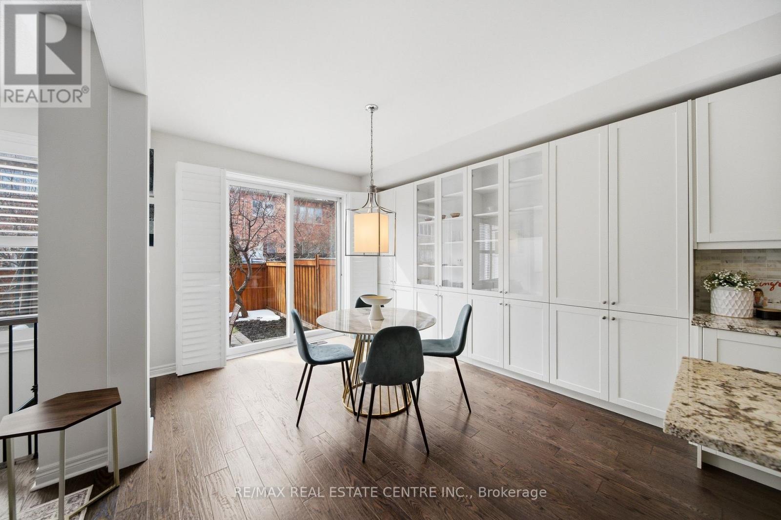 2466 Village Common, Oakville, Ontario  L6M 0S2 - Photo 24 - W12850788