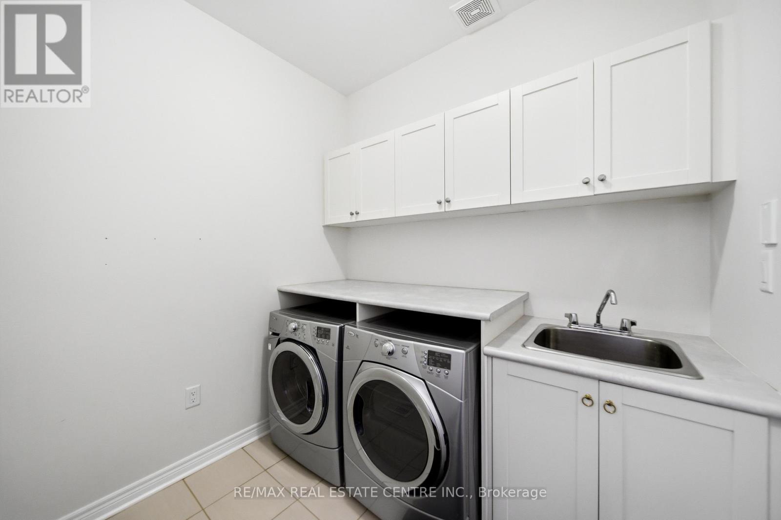 2466 Village Common, Oakville, Ontario  L6M 0S2 - Photo 26 - W12850788