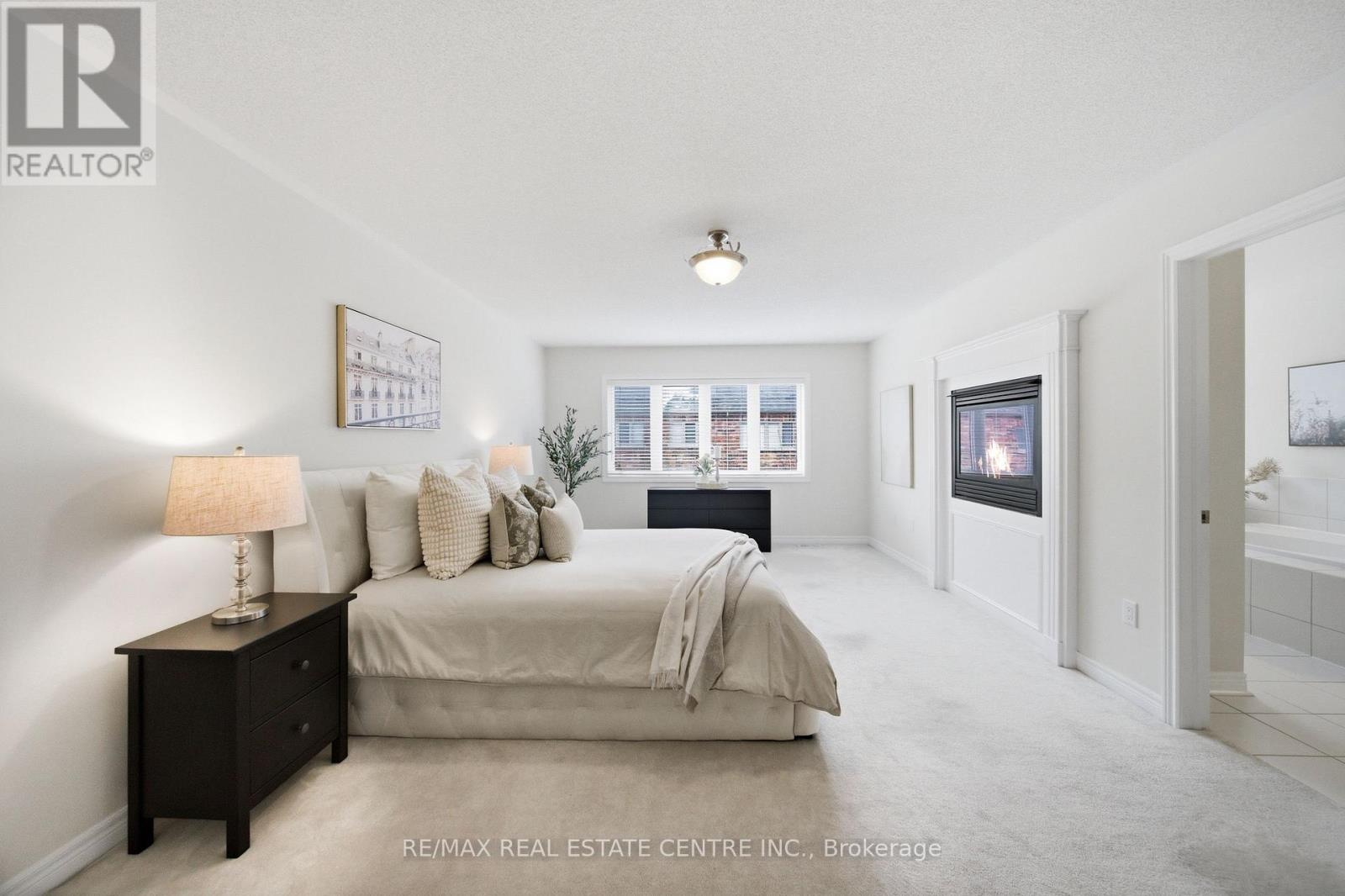 2466 Village Common, Oakville, Ontario  L6M 0S2 - Photo 31 - W12850788