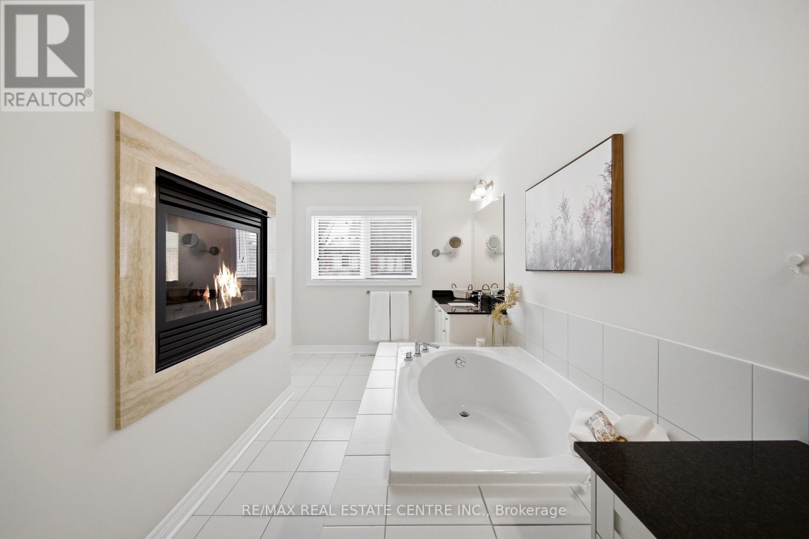 2466 Village Common, Oakville, Ontario  L6M 0S2 - Photo 34 - W12850788