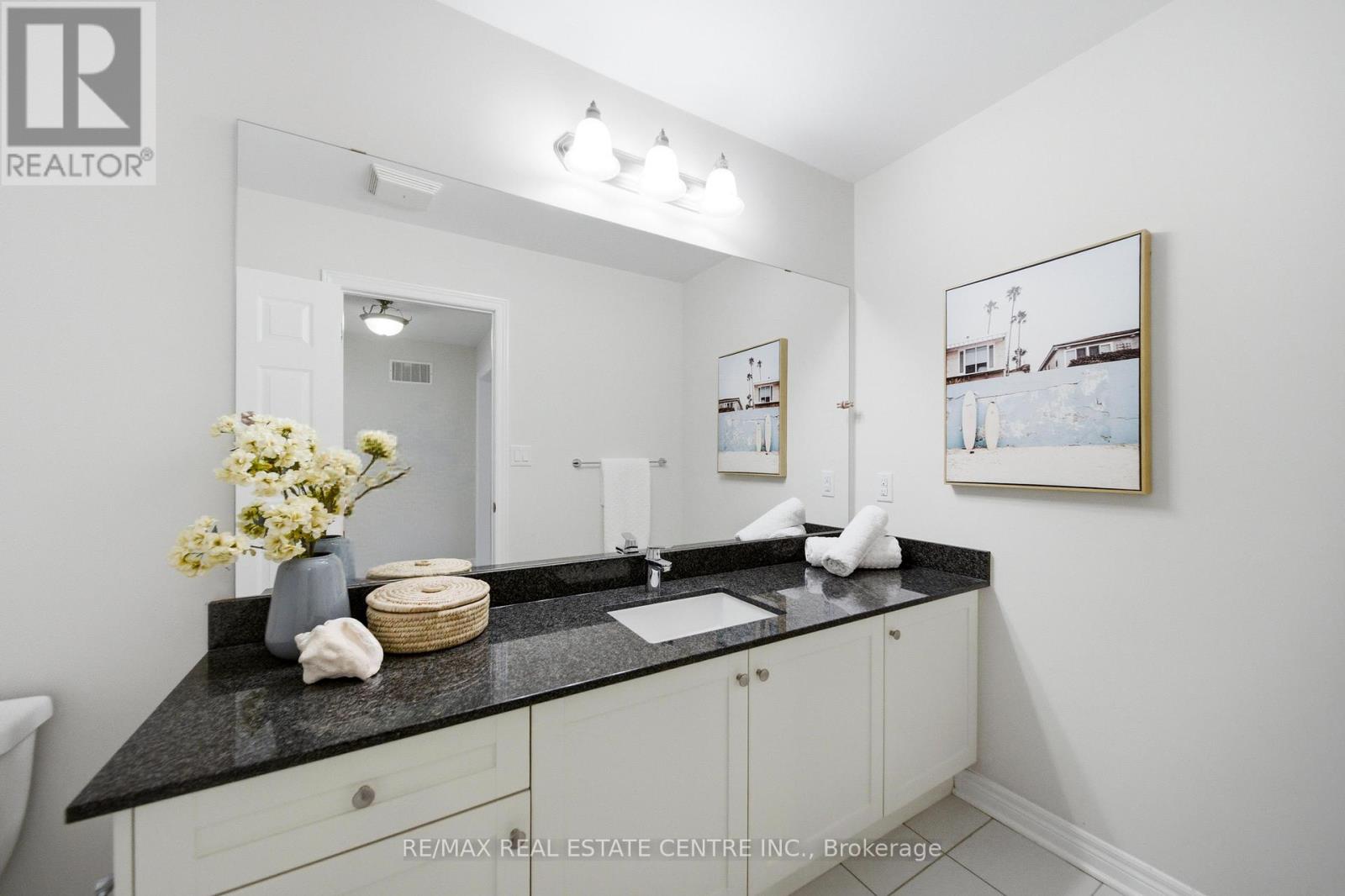 2466 Village Common, Oakville, Ontario  L6M 0S2 - Photo 36 - W12850788