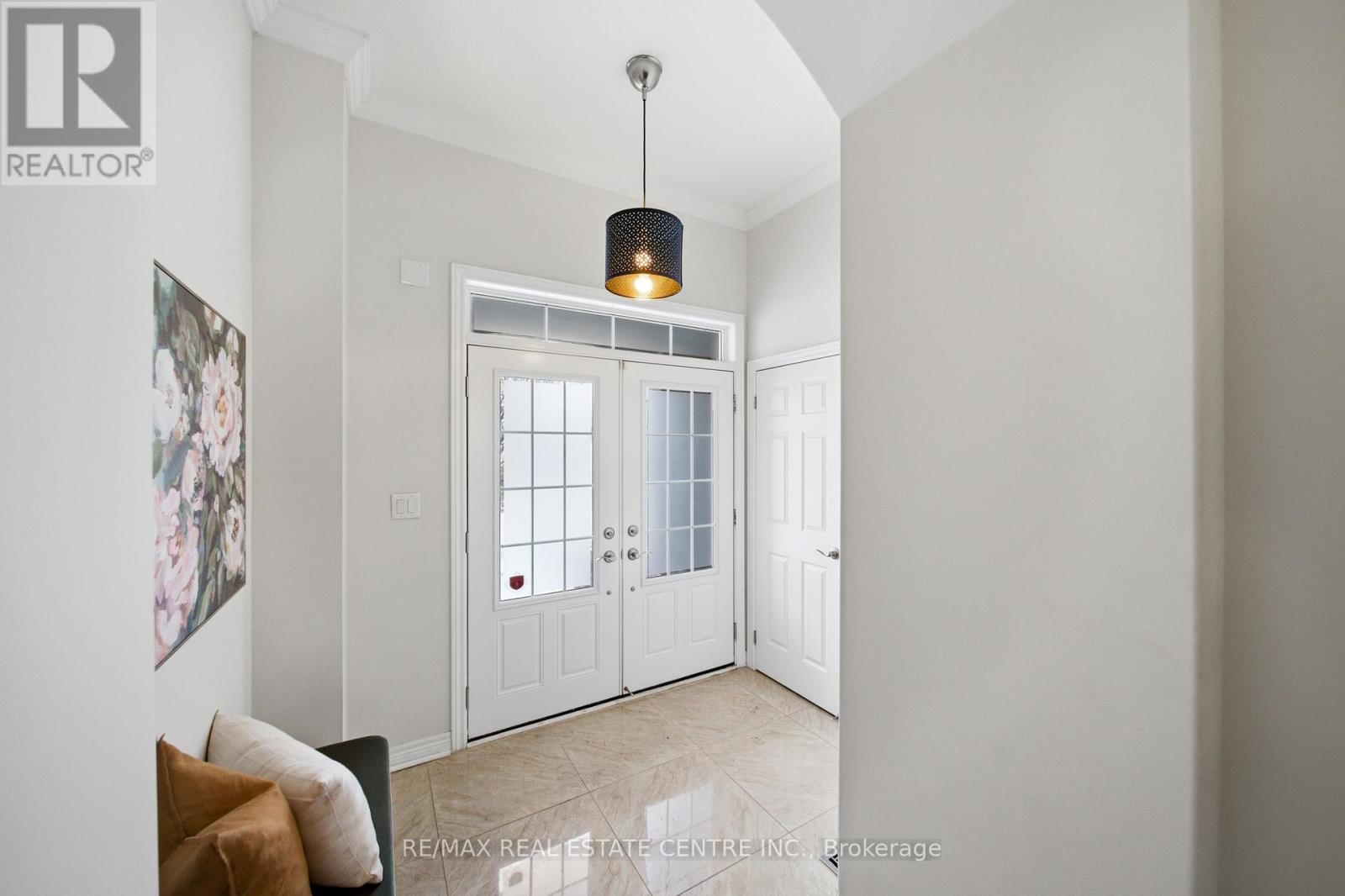 2466 Village Common, Oakville, Ontario  L6M 0S2 - Photo 7 - W12850788