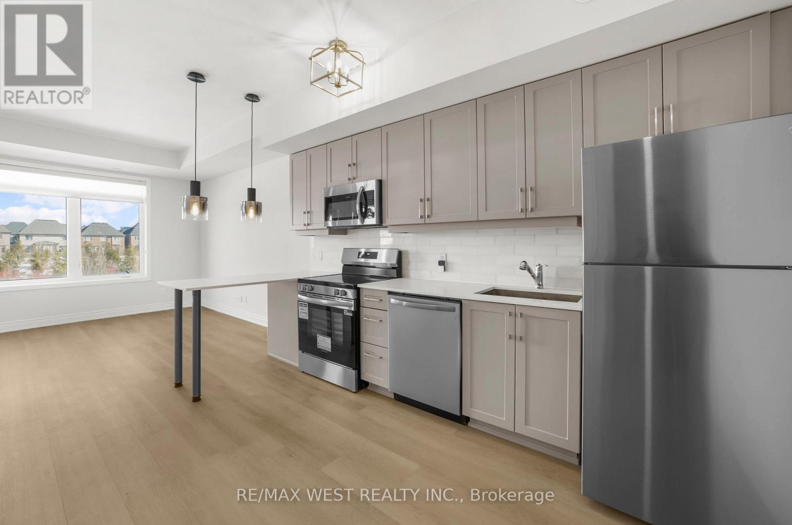 321 - 3078 Sixth Line, Oakville, Ontario  L6M 1P8 - Photo 3 - W12850848