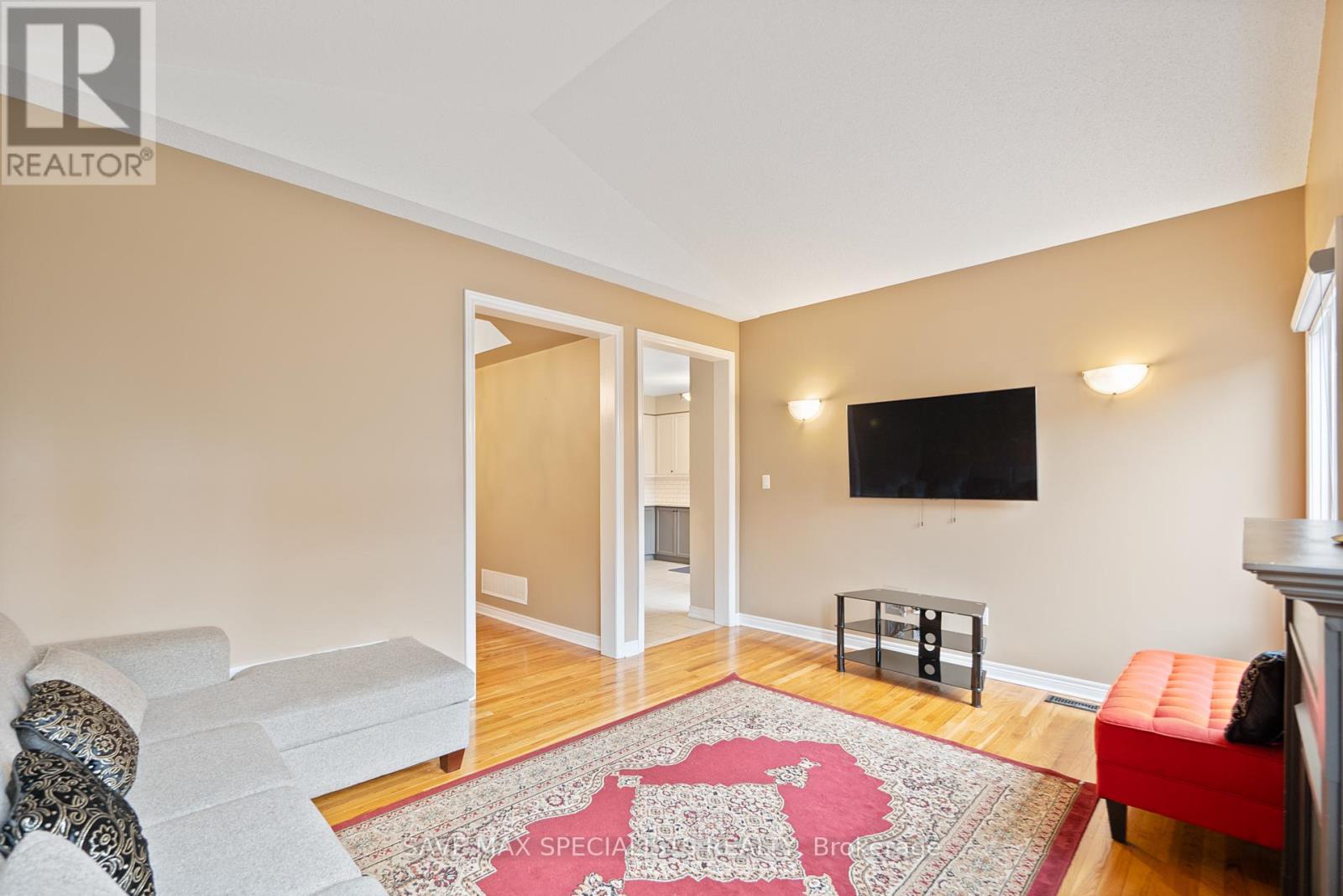 1099 Costigan Road, Milton, Ontario  L9T 6N9 - Photo 14 - W12850872