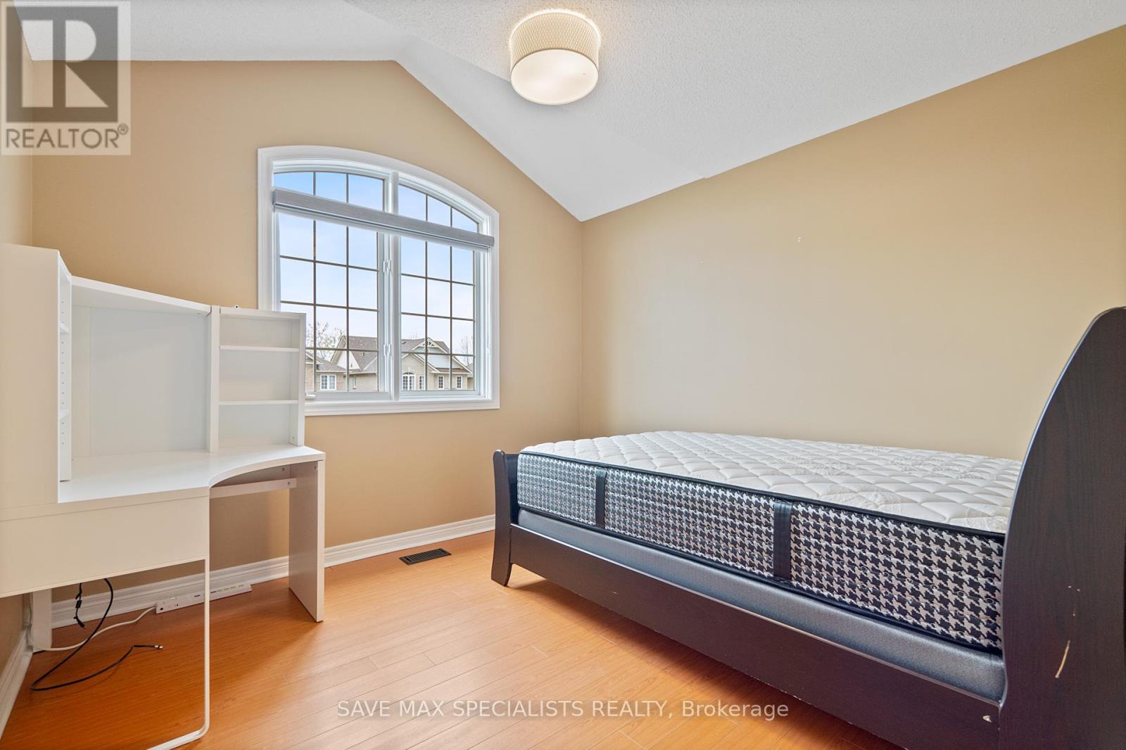 1099 Costigan Road, Milton, Ontario  L9T 6N9 - Photo 33 - W12850872