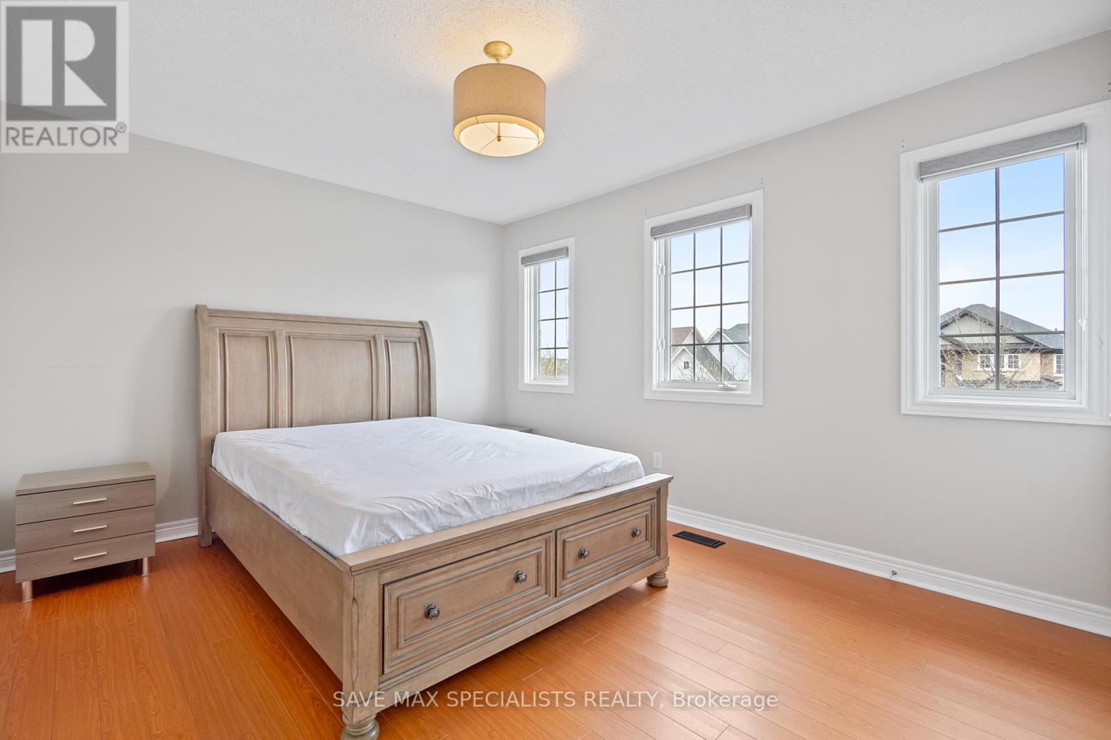 1099 Costigan Road, Milton, Ontario  L9T 6N9 - Photo 35 - W12850872