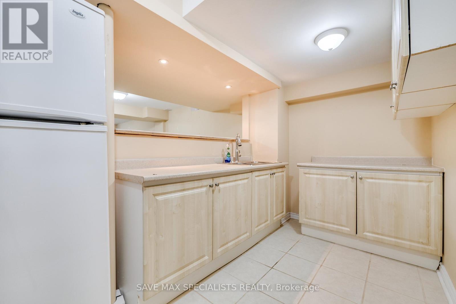 1099 Costigan Road, Milton, Ontario  L9T 6N9 - Photo 46 - W12850872