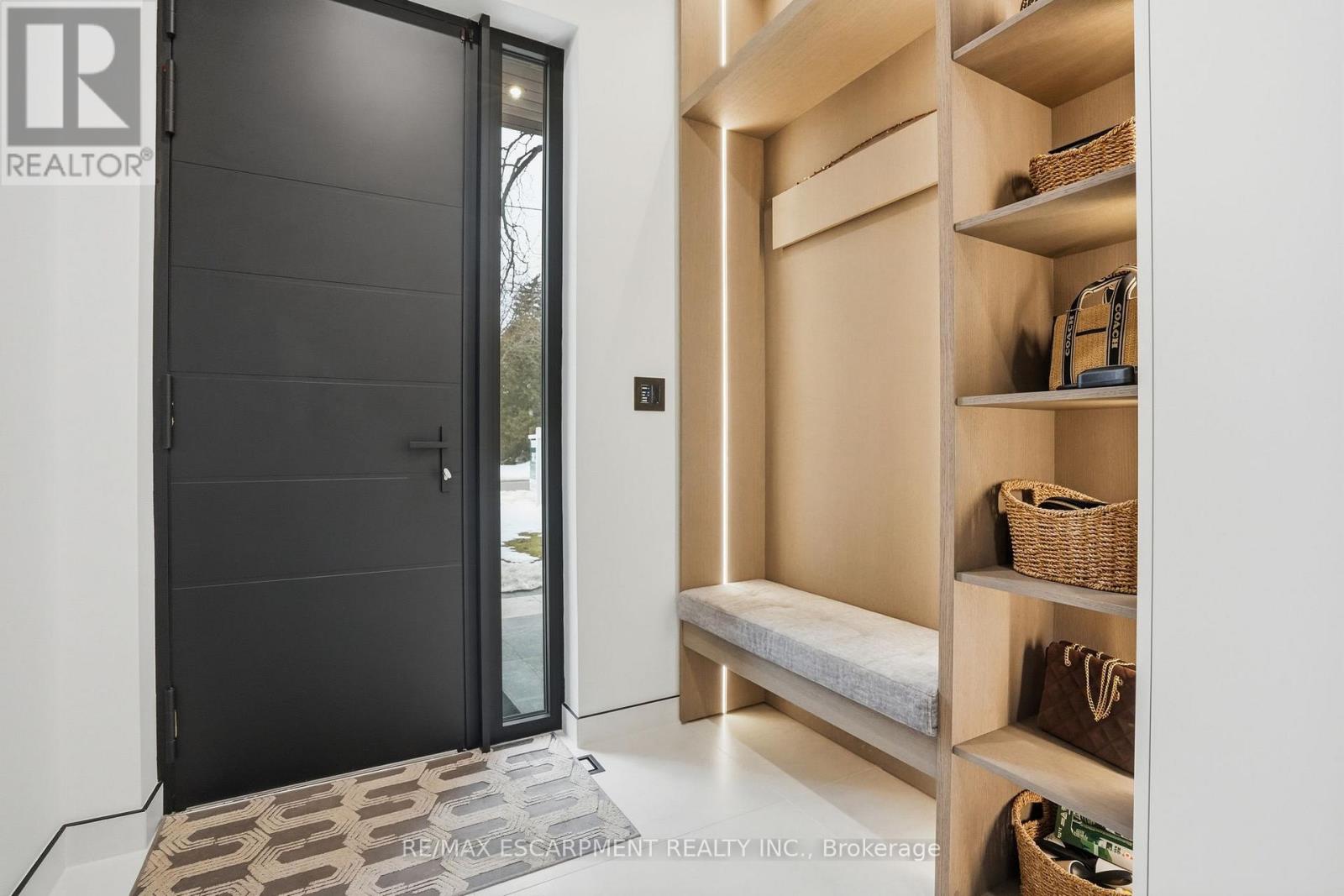 1441 Lochlin Trail, Mississauga (Mineola), Ontario  L5G 3V5 - Photo 19 - W12850876