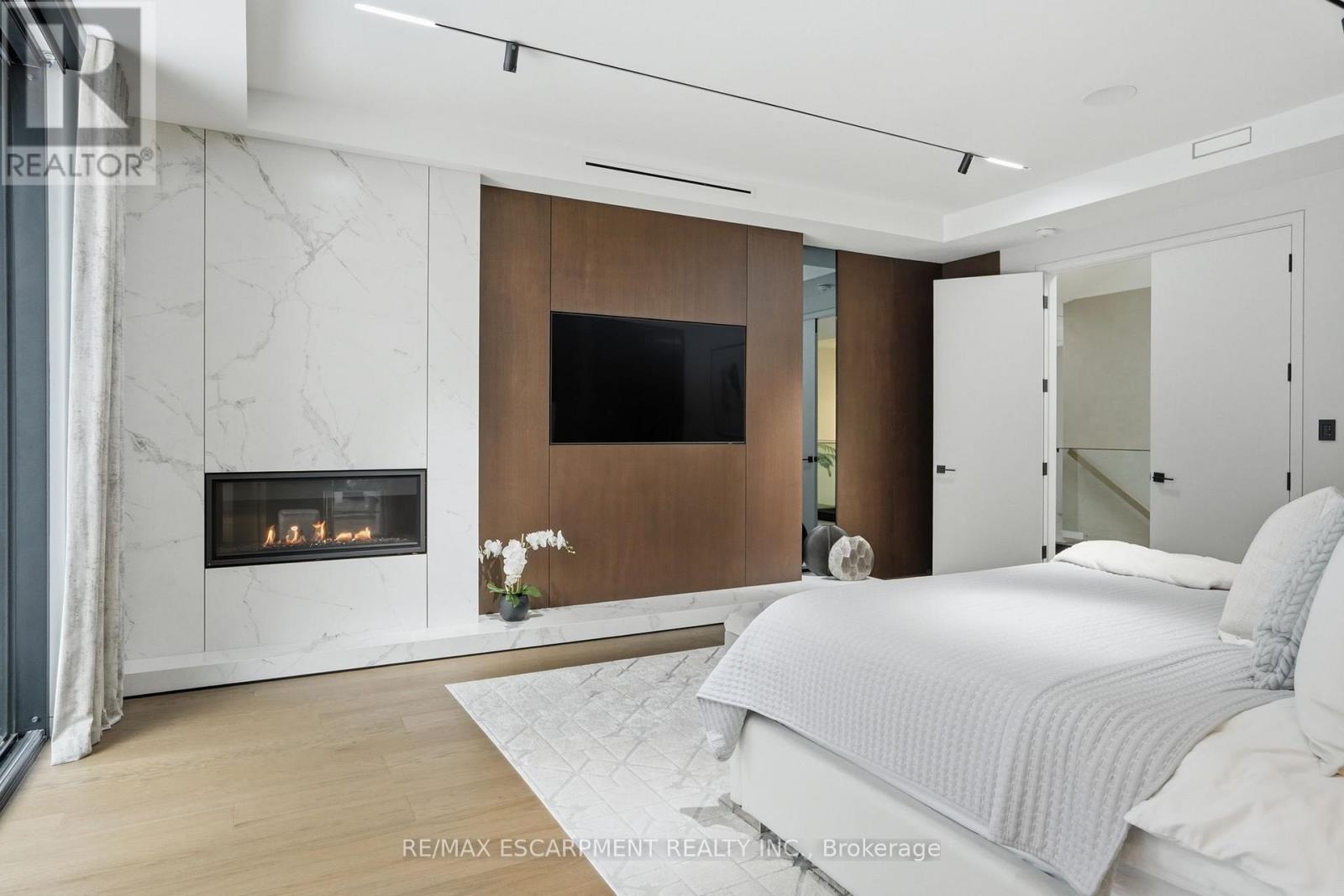 1441 Lochlin Trail, Mississauga (Mineola), Ontario  L5G 3V5 - Photo 23 - W12850876