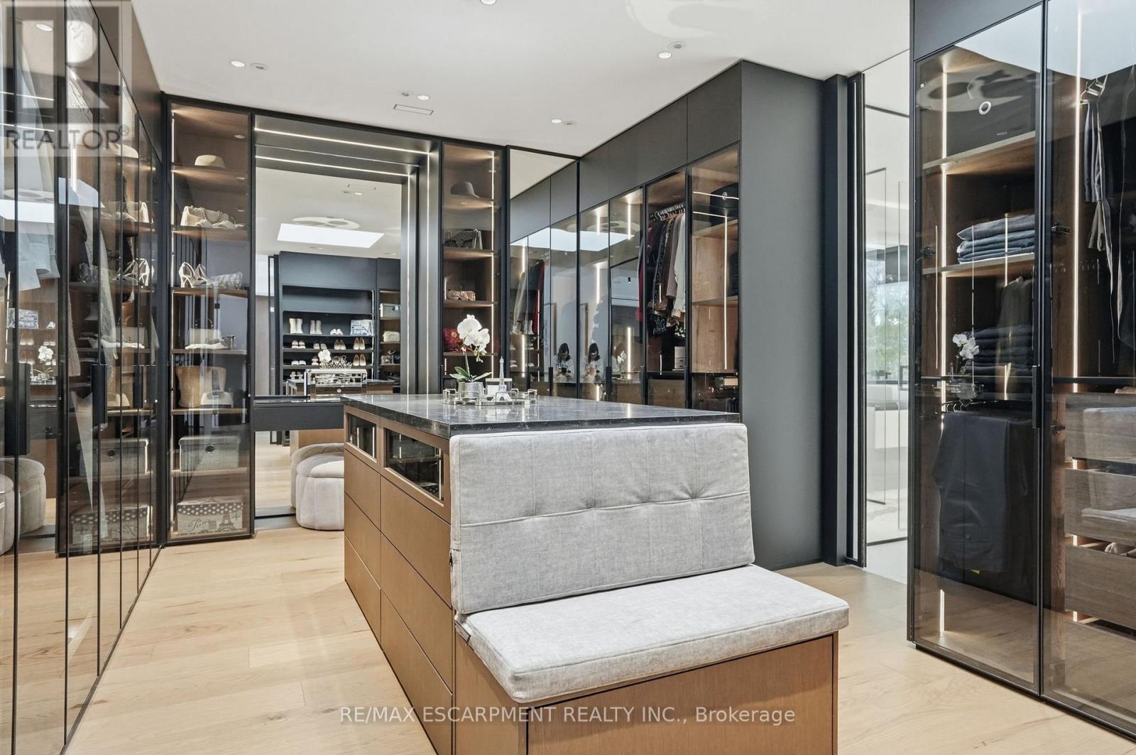 1441 Lochlin Trail, Mississauga (Mineola), Ontario  L5G 3V5 - Photo 27 - W12850876