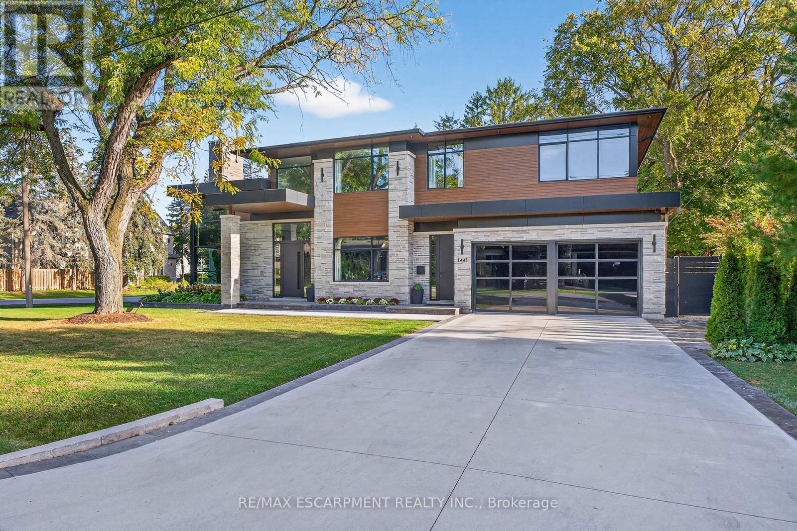 1441 Lochlin Trail, Mississauga (Mineola), Ontario  L5G 3V5 - Photo 3 - W12850876