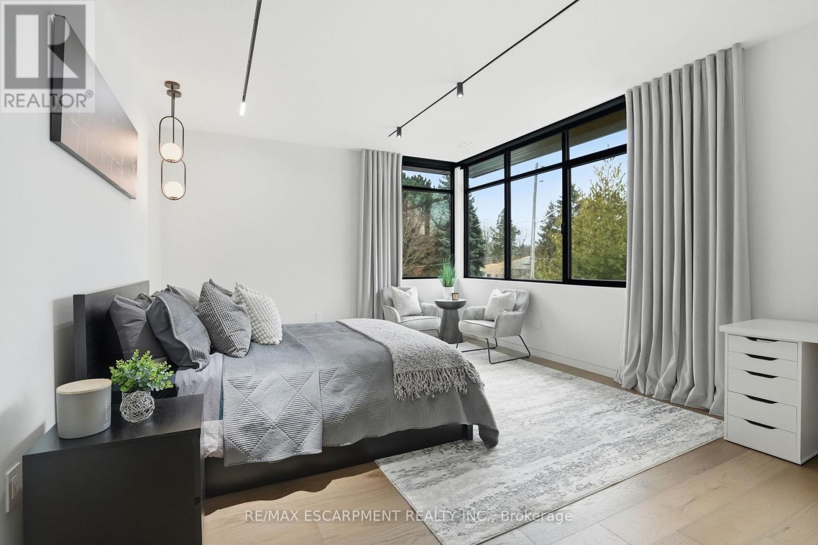 1441 Lochlin Trail, Mississauga (Mineola), Ontario  L5G 3V5 - Photo 30 - W12850876