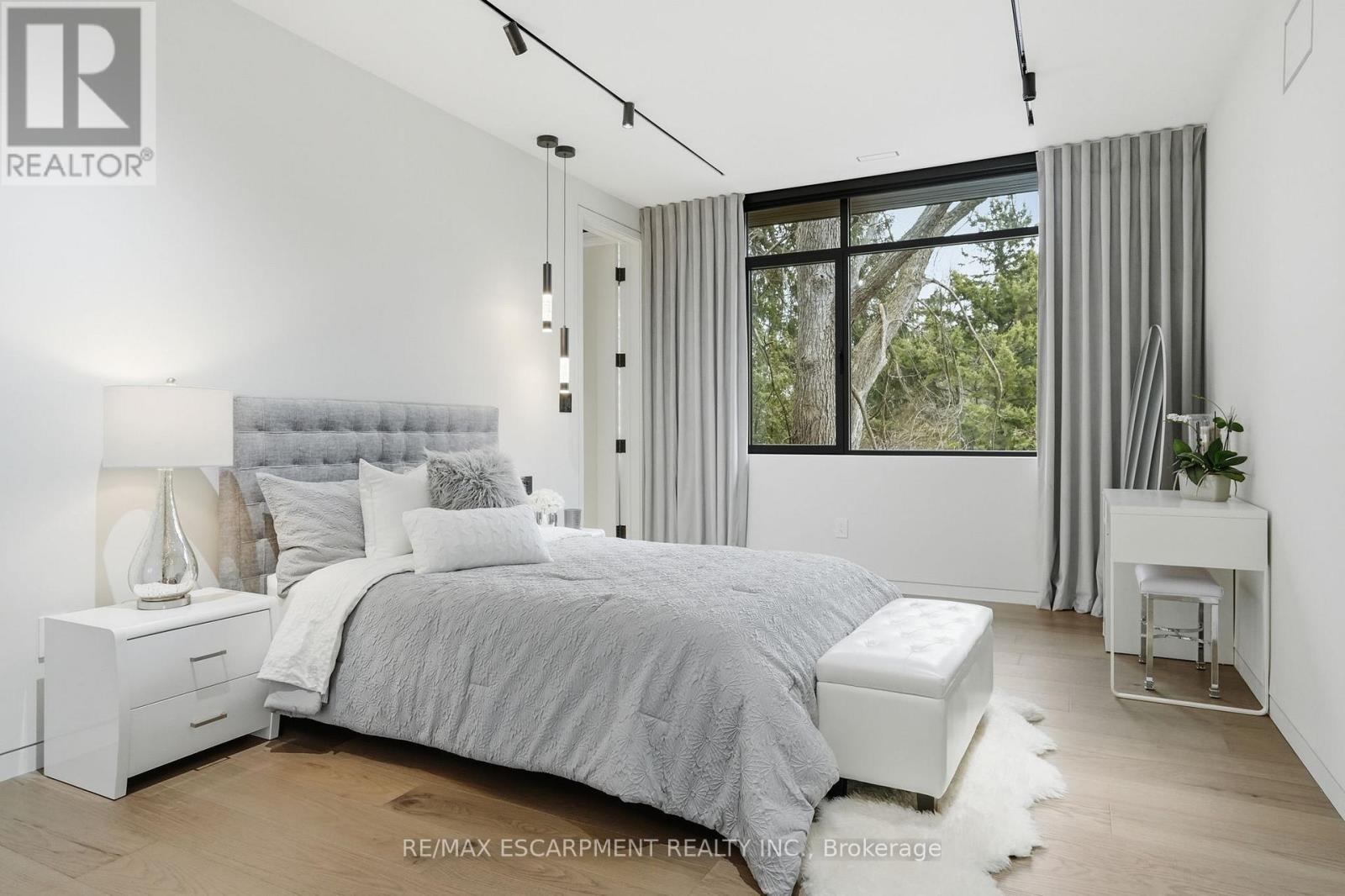 1441 Lochlin Trail, Mississauga (Mineola), Ontario  L5G 3V5 - Photo 34 - W12850876