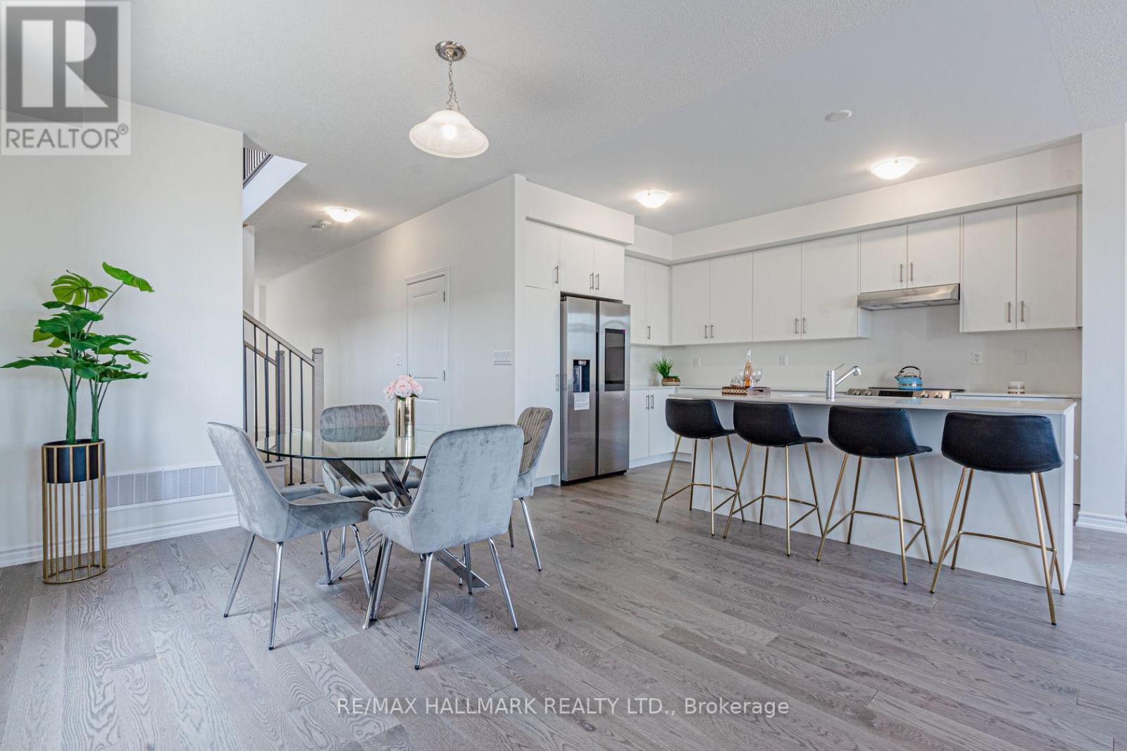 342 Thimbleweed Court, Milton, Ontario  L9E 1T2 - Photo 6 - W12850914