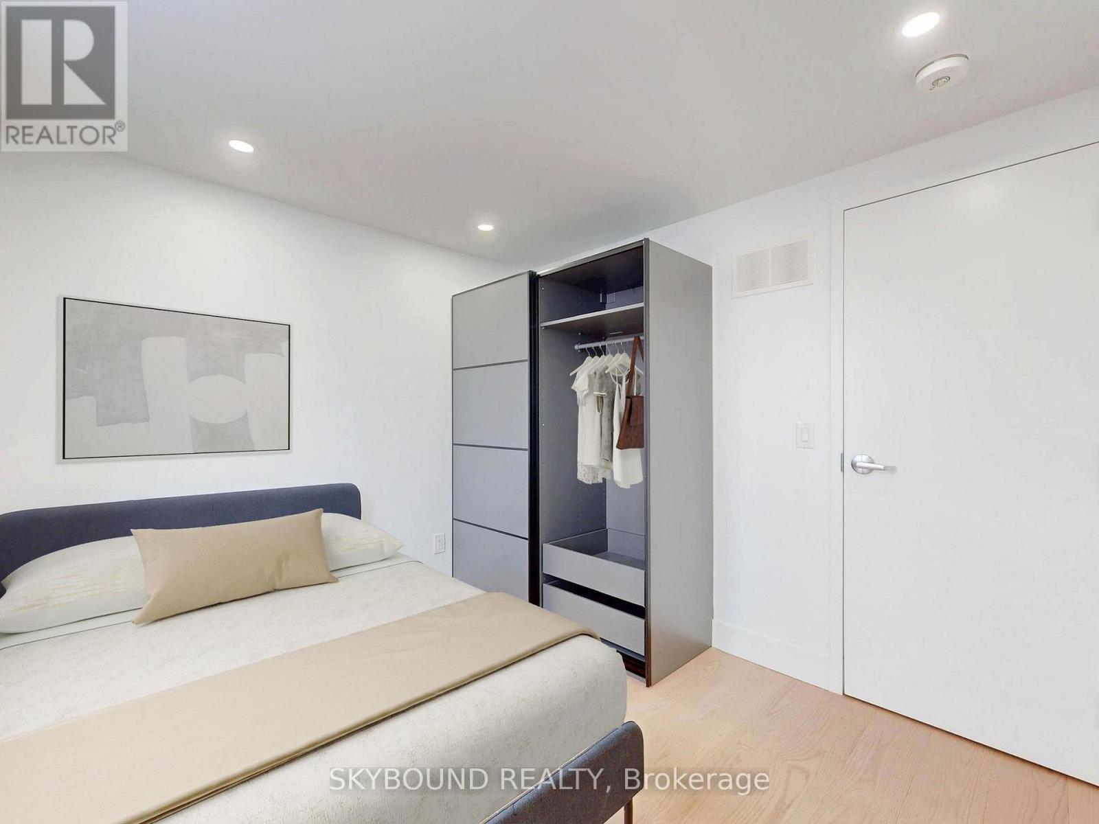 Garden - 134 Victory Drive, Toronto (Downsview-Roding-Cfb), Ontario  M3M 2J8 - Photo 8 - W12850928