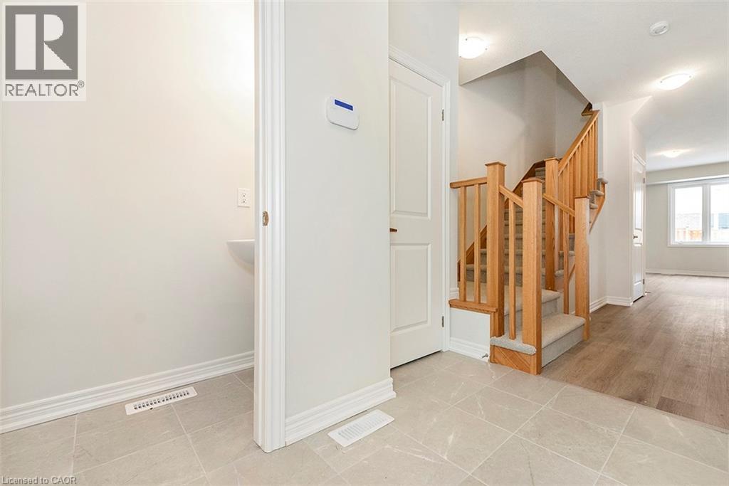 3 Linden Park Lane, Hamilton, Ontario  L9A 1Y1 - Photo 4 - 40807334