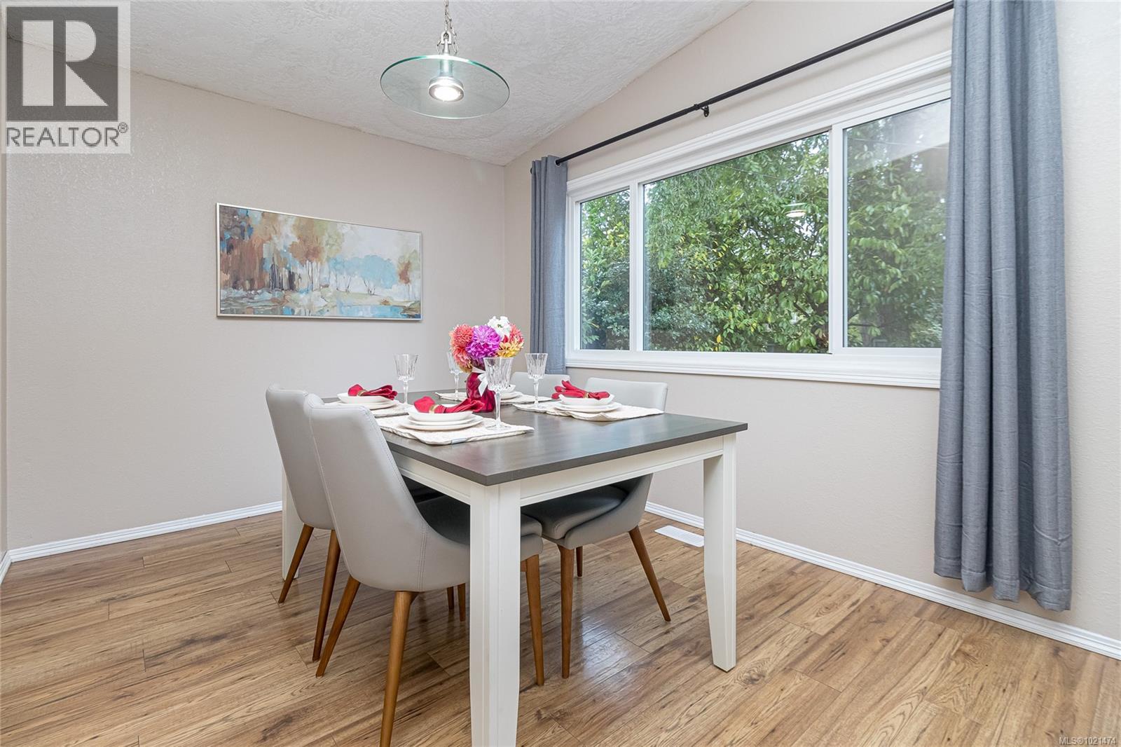 2365 Lovell Ave, Sidney, British Columbia  V8L 2J5 - Photo 10 - 1021474