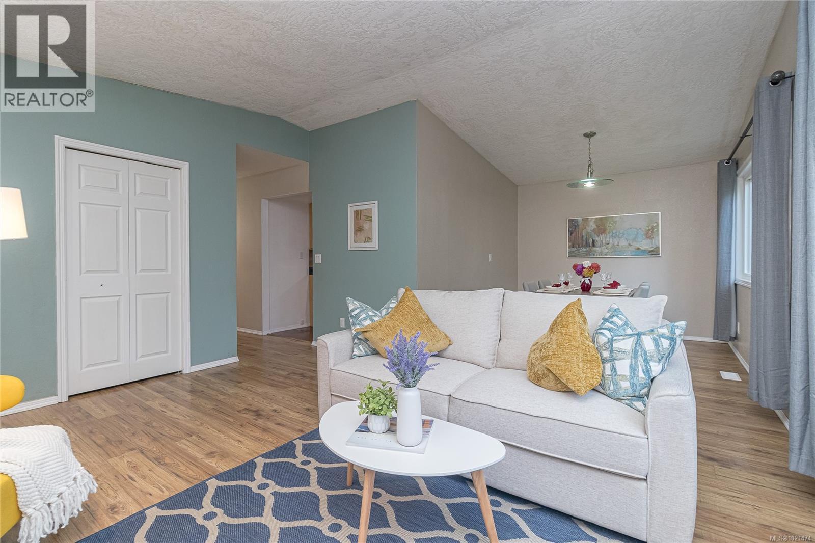 2365 Lovell Ave, Sidney, British Columbia  V8L 2J5 - Photo 9 - 1021474