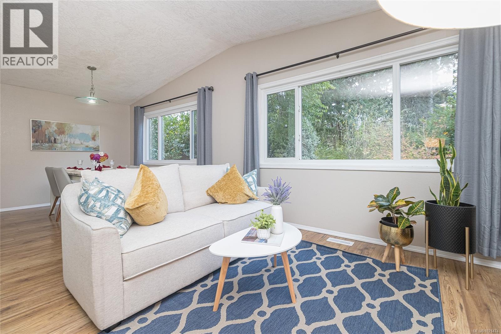 2365 Lovell Ave, Sidney, British Columbia  V8L 2J5 - Photo 7 - 1021474