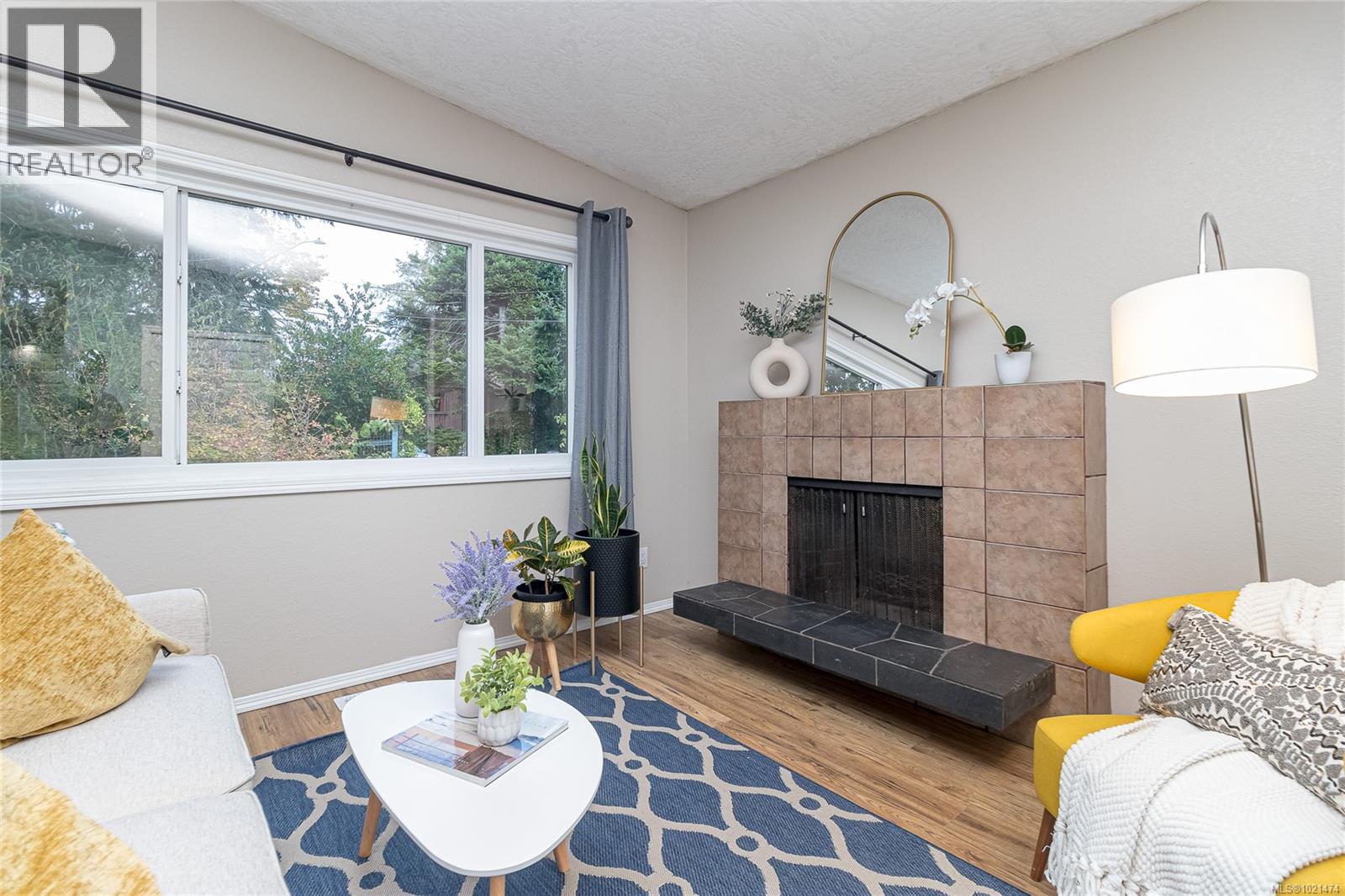 2365 Lovell Ave, Sidney, British Columbia  V8L 2J5 - Photo 8 - 1021474