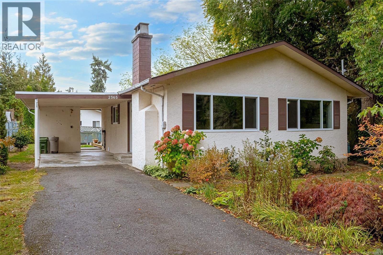 2365 Lovell Ave, Sidney, British Columbia  V8L 2J5 - Photo 3 - 1021474