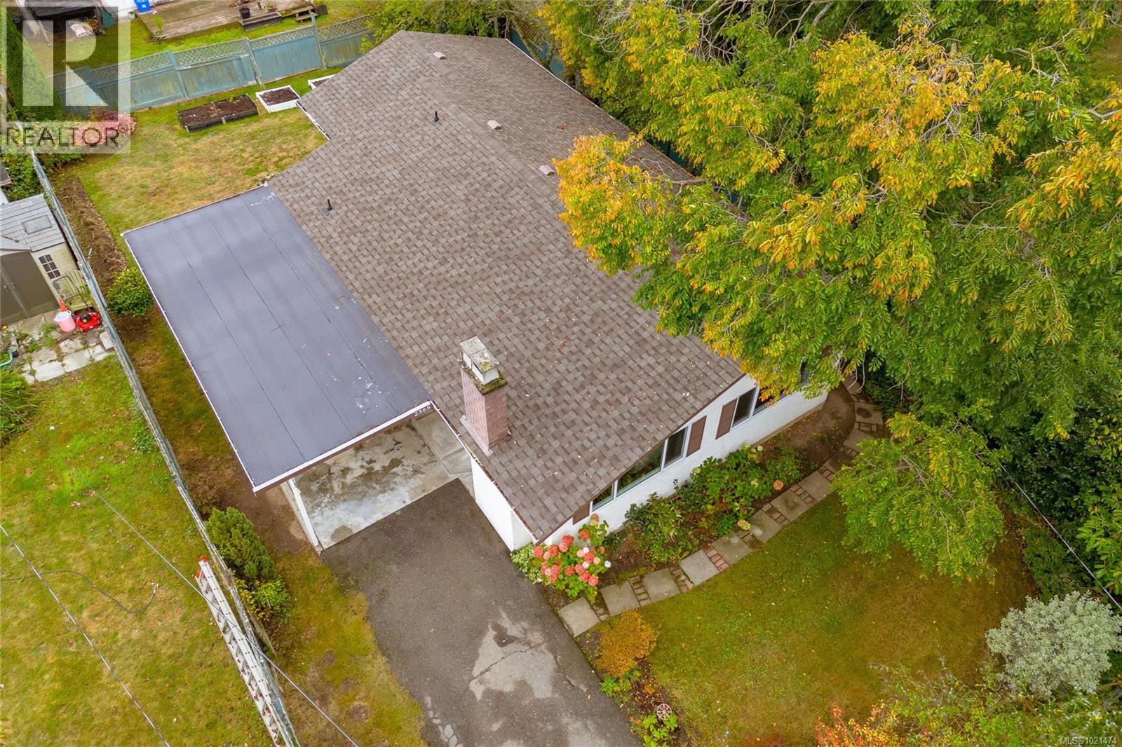 2365 Lovell Ave, Sidney, British Columbia  V8L 2J5 - Photo 5 - 1021474