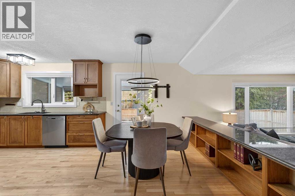 315 Woodhaven Place Sw, Calgary, Alberta  T2W 5P4 - Photo 13 - A2289181