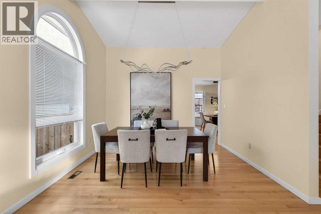 315 Woodhaven Place Sw, Calgary, Alberta  T2W 5P4 - Photo 9 - A2289181