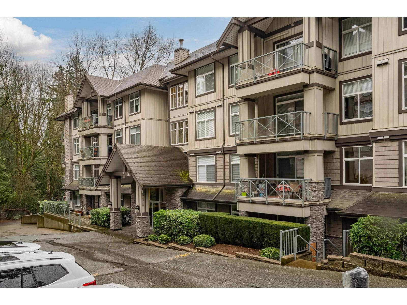 204 33328 E BOURQUIN CRESCENT, Abbotsford, British Columbia