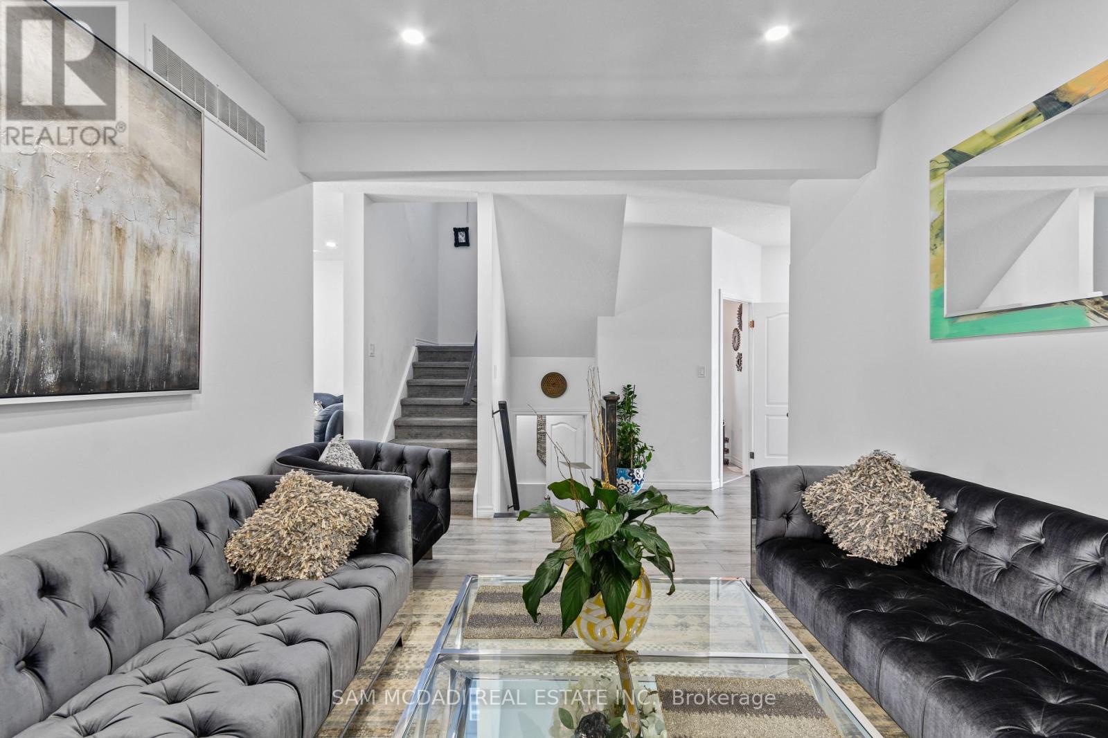 2743 Oriole Drive, London South, Ontario  N6M 1E7 - Photo 16 - X12850688