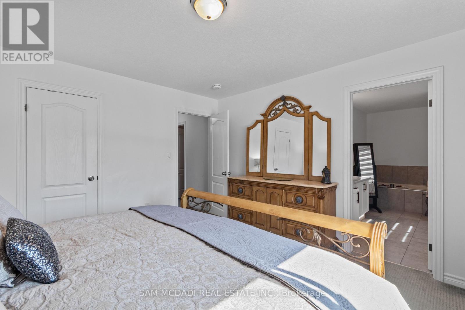 2743 Oriole Drive, London South, Ontario  N6M 1E7 - Photo 19 - X12850688