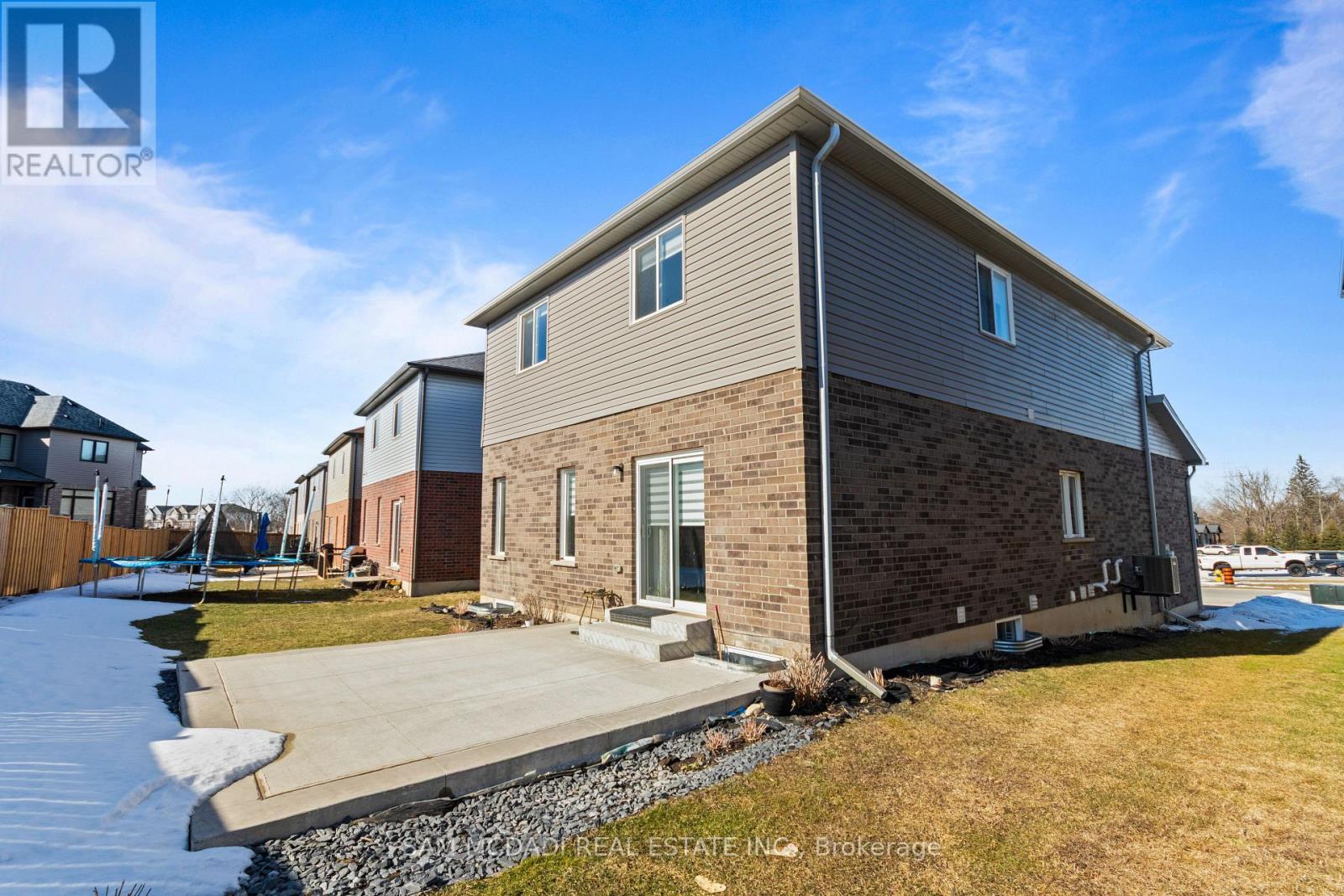2743 Oriole Drive, London South, Ontario  N6M 1E7 - Photo 44 - X12850688