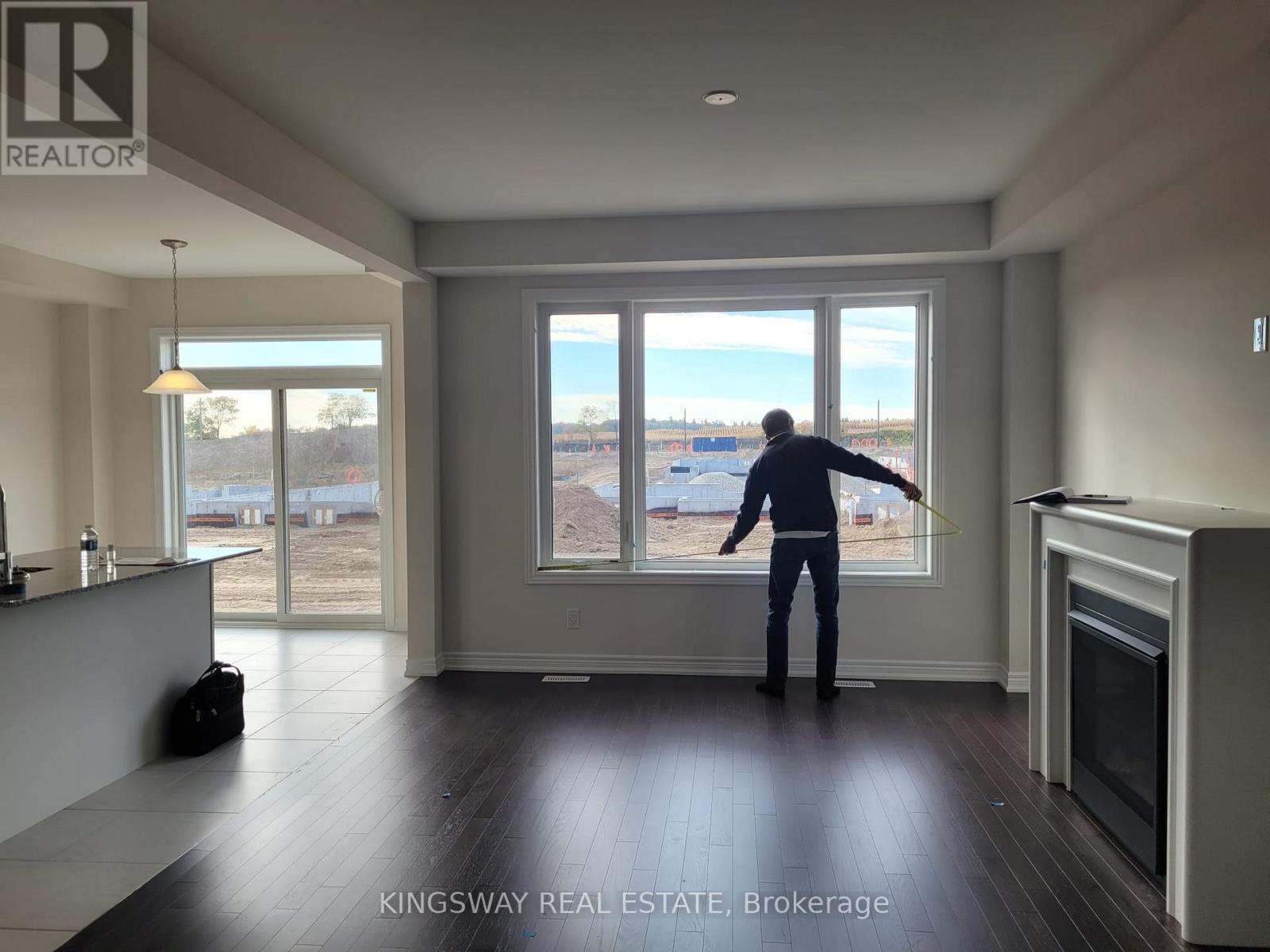 524 Beckview Crescent, Kitchener, Ontario  N2R 0R3 - Photo 5 - X12850708