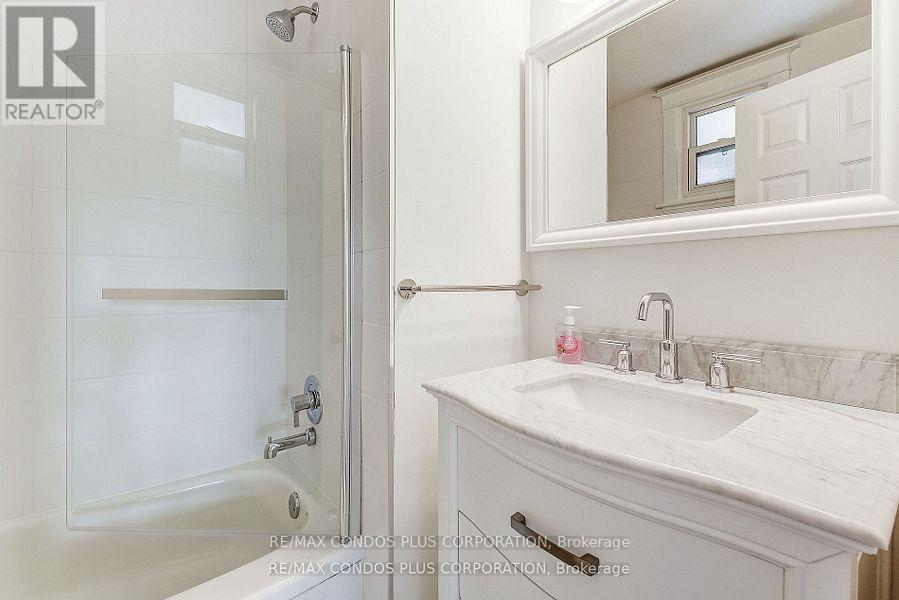 5 - 4 North Oval Street, Hamilton, Ontario  L8S 3Y6 - Photo 13 - X12850752