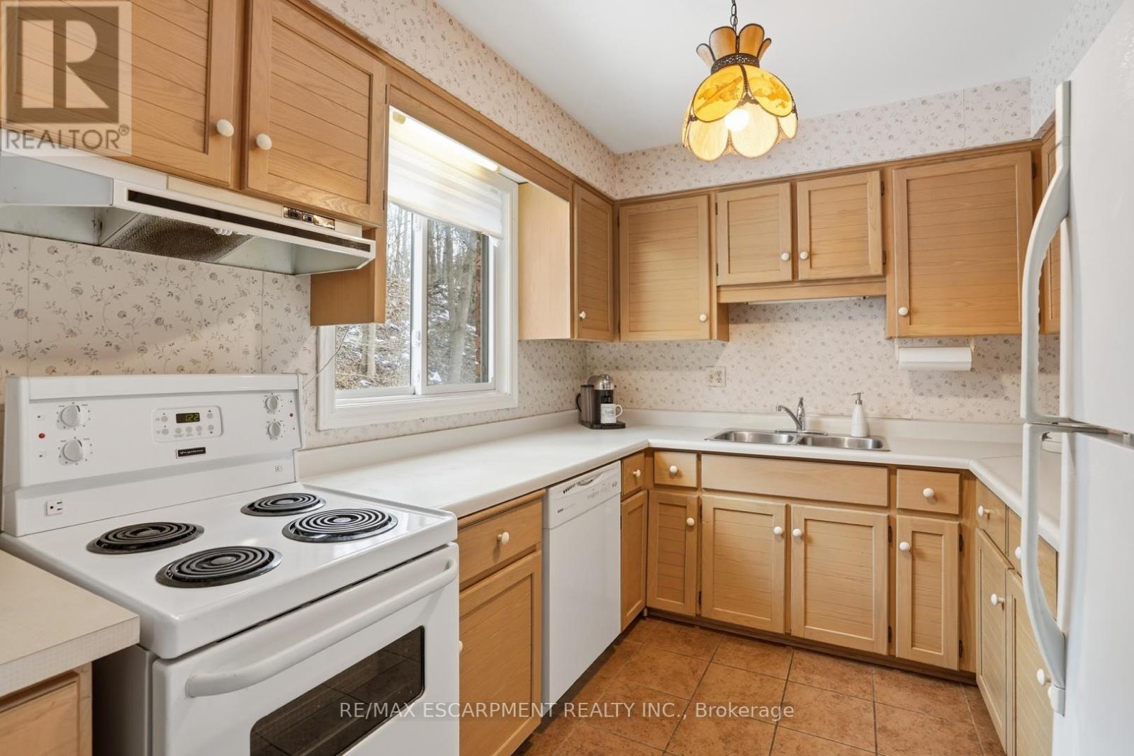 24 - 30 Osler Drive, Hamilton, Ontario  L9H 6W3 - Photo 19 - X12850764